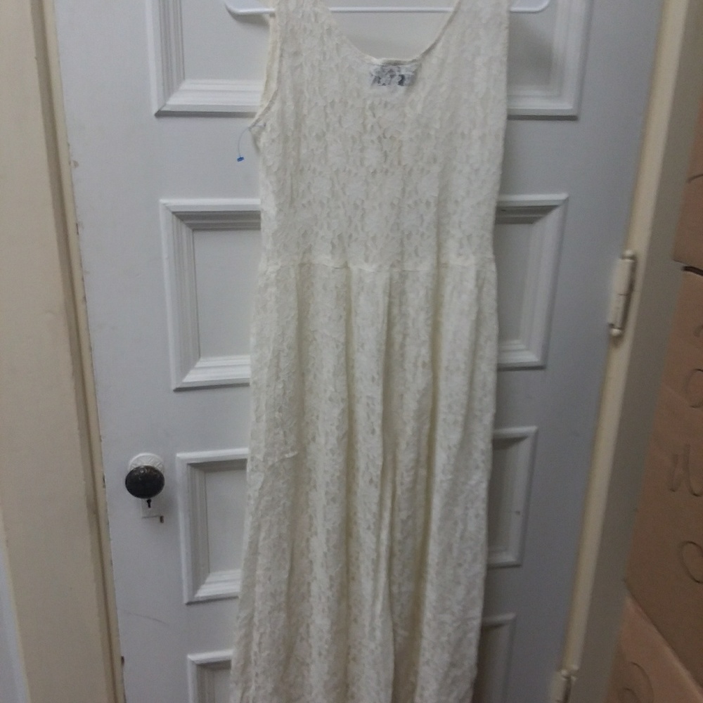 Lovely lace jumpsuit off white with pretty flower